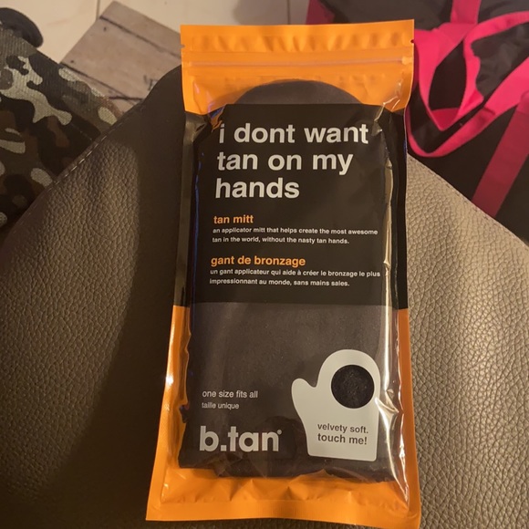 b.tan Black tan mitt an applicator mitt that helps create the most awesome tan - Picture 4 of 9